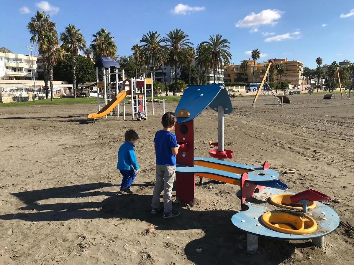 別荘 Malaga Beach House, 2 City Bikes, 2 Children'S Bikes, Wifi, Big Terrace, Bbq, Family, Childfriendly