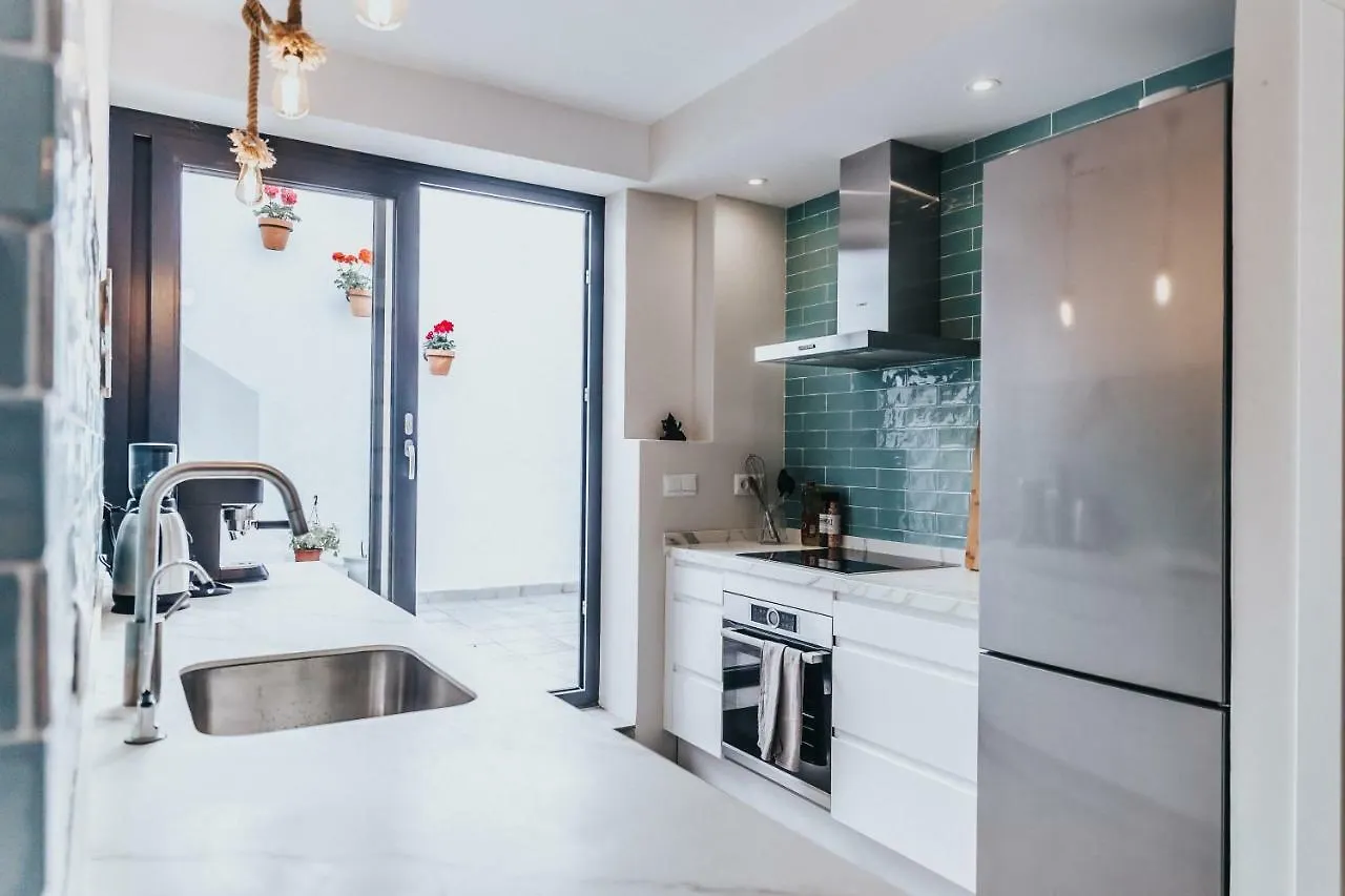 펜션 Malaga Beach House, 2 City Bikes, 2 Children'S Bikes, Wifi, Big Terrace, Bbq, Family, Childfriendly